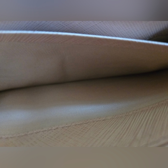 Salvatore Ferragamo Miss Vara Bow 3/4 Zip Leather Wallet - Picture 14 of 16